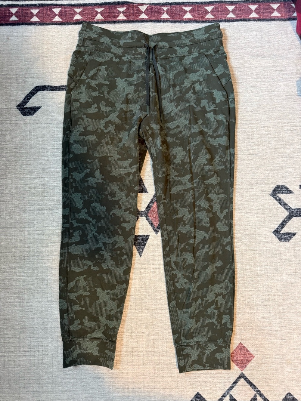 lululemon camo joggers size 10